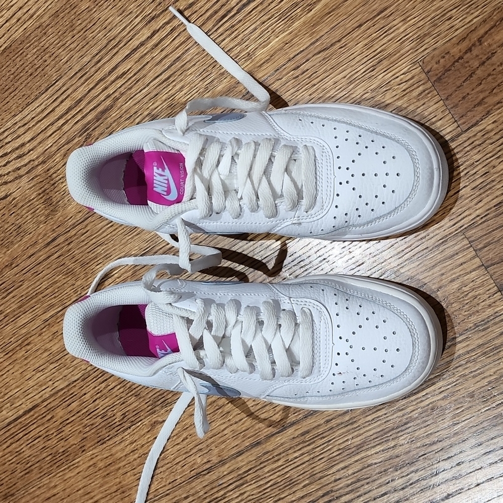 Nike Women's Court Vision size 6